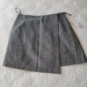 Assymetric mini skirt
